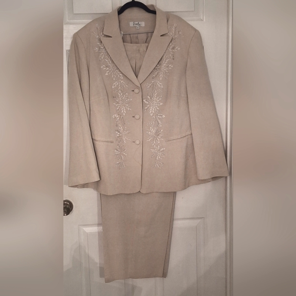 Emily 2pc Suit